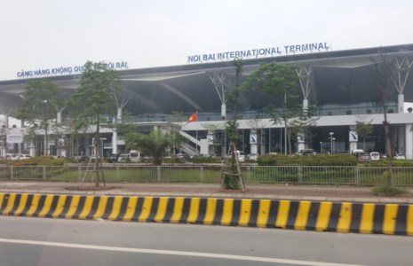 Cháy tủ điện ở sân bay Nội Bài - 1