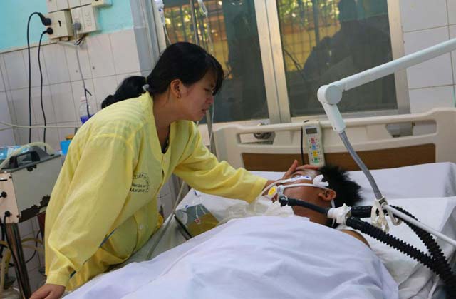 Tai nạn ở Gia Lai: Vợ lái xe tải mong gia đình các nạn nhân tha thứ - 1