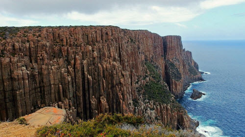 Giả mã những trụ đá kỳ lạ dọc bờ biển Australia - 1