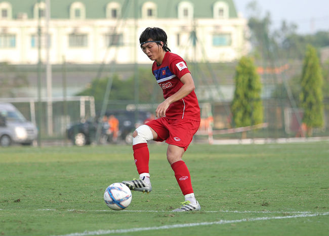 U22 Việt Nam: Tuấn Anh tái xuất ấn tượng, Công Phượng tịt ngòi - 2