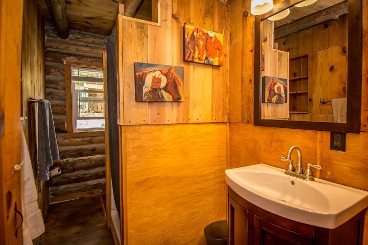 Ghé thăm căn hộ “hoang dã nhất phương Tây” - 7