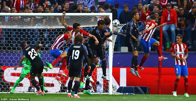 Cảm xúc Atletico - Real: Sởn gai ốc so găng derby Madrid - 1