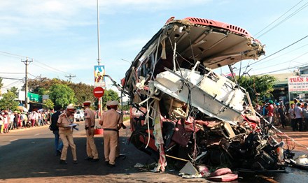 Vụ đâm xe 13 người chết ở Gia Lai: Xe tải chở quá tải - 1