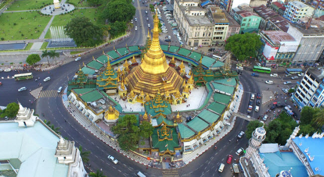Chùa Sule: Mặc dù không ấn tượng như Shwedagon, nhưng chùa Sule cũng là điểm đến hấp dẫn vì tập trung đông người dân địa phương. Một điều đặc biệt nữa là ngôi chùa nằm trên đảo giao thông ở trung tâm thành phố Yangon.