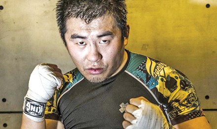 Thành Long đấu võ sĩ MMA Từ Hiểu Đông: Kỳ tích 10 giây bị phá vỡ? - 1