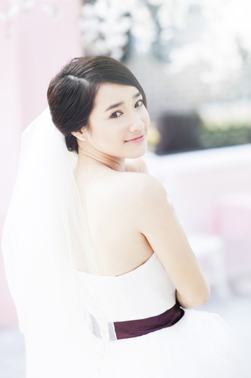 Nhã Phương diện váy cô dâu làm tan chảy trái tim trai trẻ - 10