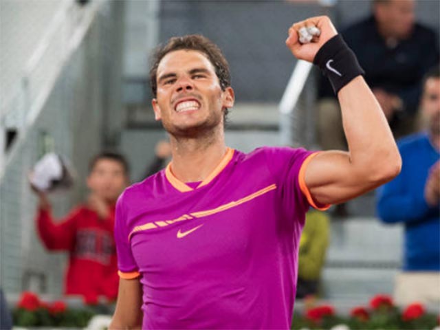 Nadal “đấm gió”, Djokovic choáng với quyền lực đất nện
