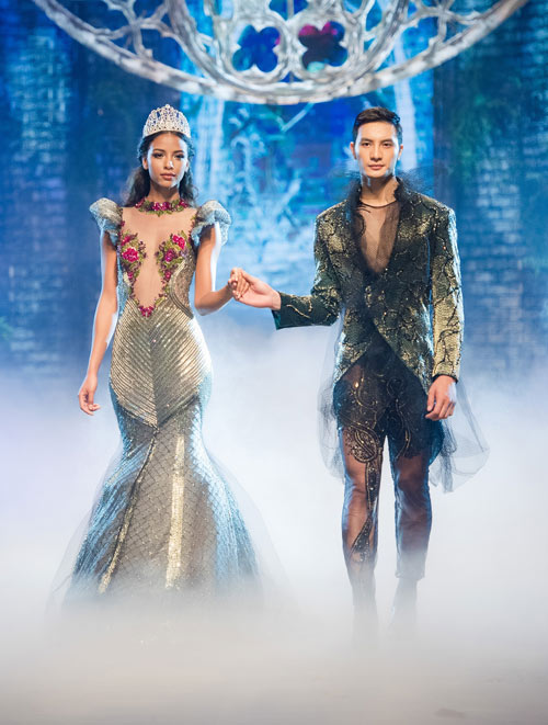 Huyền My "đốt mắt" fan với váy xuyên thấu tứ bề, hở lưng - 13