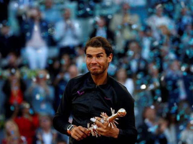 Lập hattrick, Nadal san bằng siêu kỉ lục của Djokovic