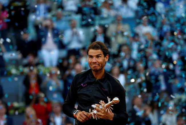 Lập hattrick, Nadal san bằng siêu kỉ lục của Djokovic - 1