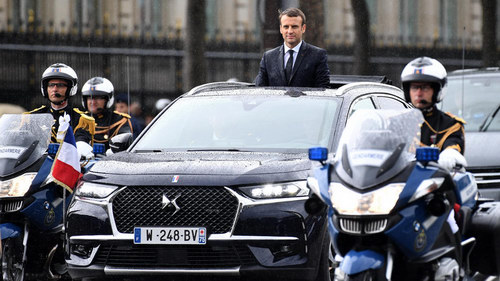 Tân Tổng thống Pháp nhậm chức bằng xe bình dân - 1