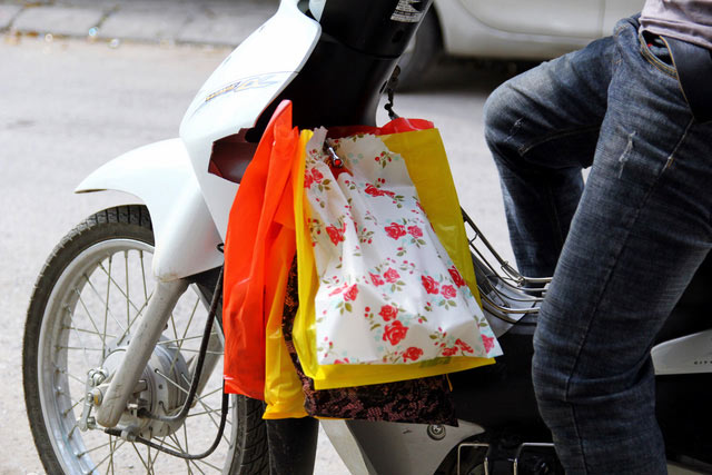 Chuyện “cứ lên xe là ra tiền” - 2