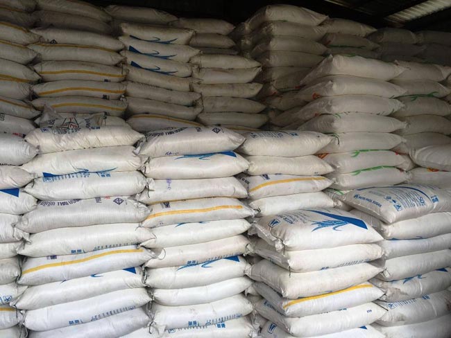 Bí mật bên trong hai xe tải chở rác thải, phế liệu ở SG - 3