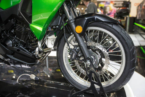 Phái mạnh Việt có nên mua Kawasaki Versys-X 300? - 4