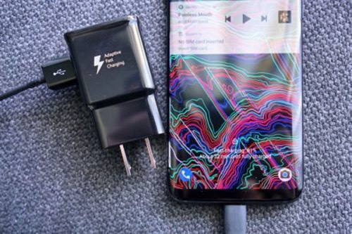 Mẹo hay xử lý khi điện thoại không nhận sạc - 2