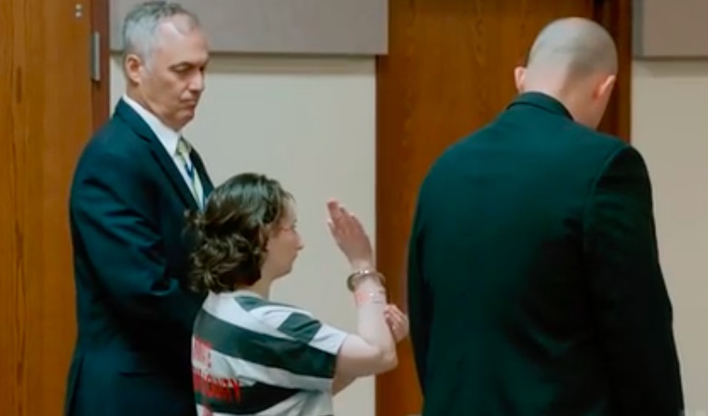 Mỹ: Sát hại mẹ ruột vì bị ép đóng giả tàn tật 10 năm - 3