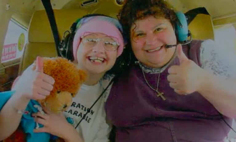 Mỹ: Sát hại mẹ ruột vì bị ép đóng giả tàn tật 10 năm - 2