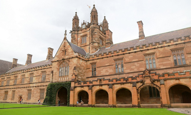 Đã có ít nhất 5 Thủ tướng Australia từng theo học ở Đại học Sydney, trong đó có ngài Edmund Barton, Thủ tướng đắc cử đầu tiên vào năm 1901.