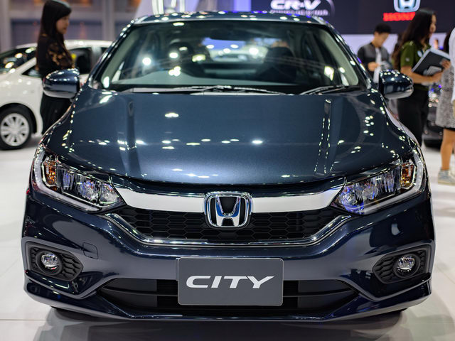 Giá chỉ 300 triệu đồng, Honda City 2017 &#34;cháy hàng&#34; - 3