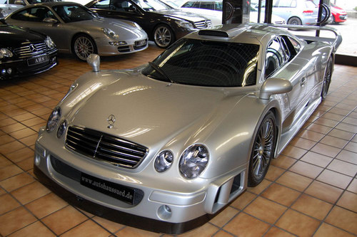 &#34;Đồ cổ&#34; Mercedes CLK-GTR có giá tận 61 tỷ đồng - 1