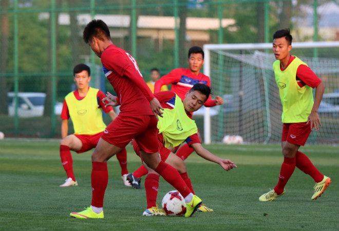 U20 Việt Nam: &#34;Đàn em&#34; Công Phượng băng chân tập cực sung - 6