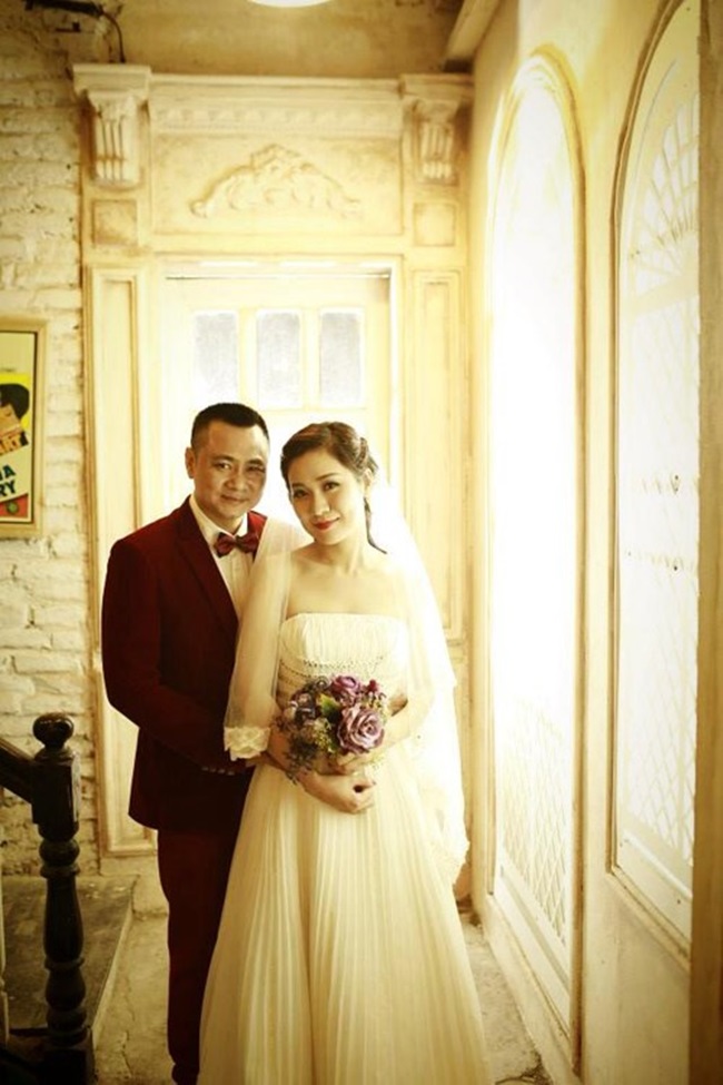 Ngày 7/5/2015, Tự Long tổ chức đám cưới lần 2 với Minh Nguyệt.