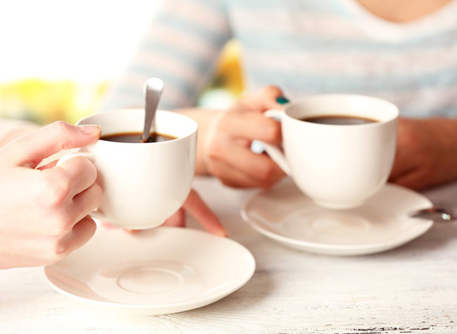 2. Uống cà phê vào buổi sáng giúp kích thích phản xạ của dạ dày gây ra các cơn co thắt ruột, giúp việc đào thải của cơ thể diễn ra dễ dàng hơn.