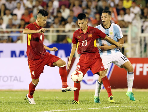 U20 Việt Nam: Tiền vệ lùn, hàng thủ cao - 1