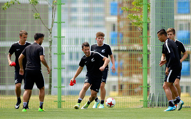 Luyện tuyệt chiêu hạ U20 Việt Nam, New Zealand tập khung giờ lạ - 10