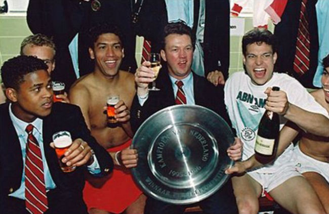 Chung kết Europa League: Thù MU, Van Gaal mách nước cho Ajax - 2