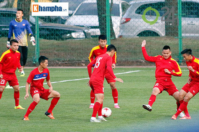 Fan nữ xinh đợi 5 tiếng &#34;săn&#34; U20 Việt Nam ở Hàn Quốc - 7