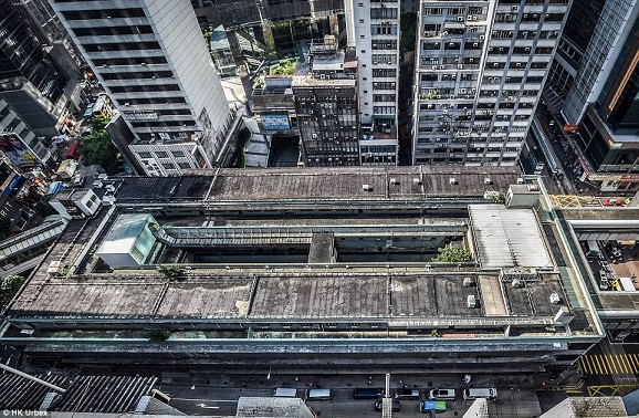 “Khu chợ ma” hoang tàn ở thành phố đắt đỏ nhất thế giới - 1