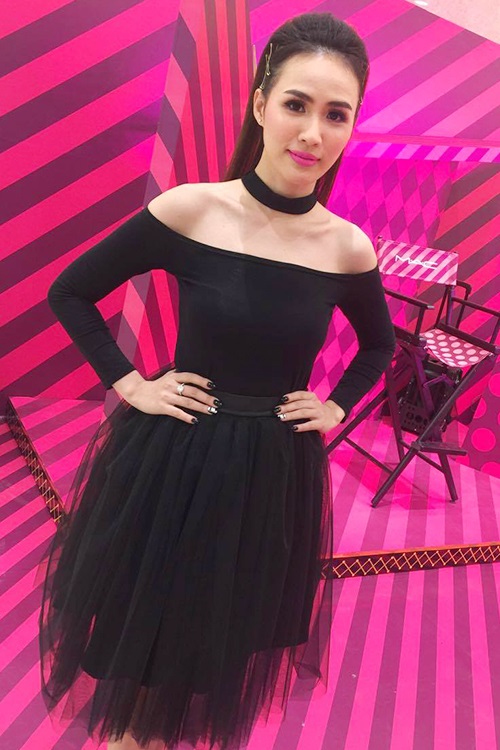 MC Bảo Anh tự tin khoe eo, đọ dáng với Thu Minh, Ngọc Trinh - 10