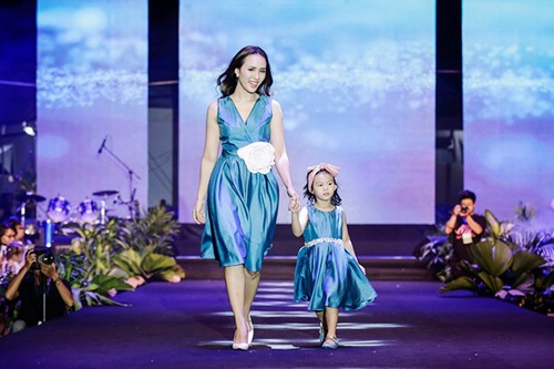 MC Bảo Anh tự tin khoe eo, đọ dáng với Thu Minh, Ngọc Trinh - 8