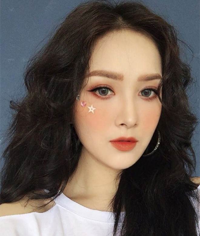 Sao Việt mê mẩn kiểu makeup đính kim tuyến lấp lánh - 2