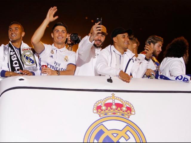 Real vô địch Liga: Ronaldo, Ramos quậy tung đường phố Madrid