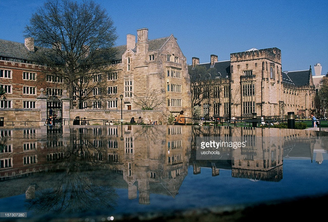 Thành lập năm 1701 ở Khu định cư Connecticut, Yale là một trong những viện đại học lâu đời nhất ở Hoa Kỳ, chỉ sau Trường Đại học Harvard (1636) và Trường Đại học William & Mary (1693).