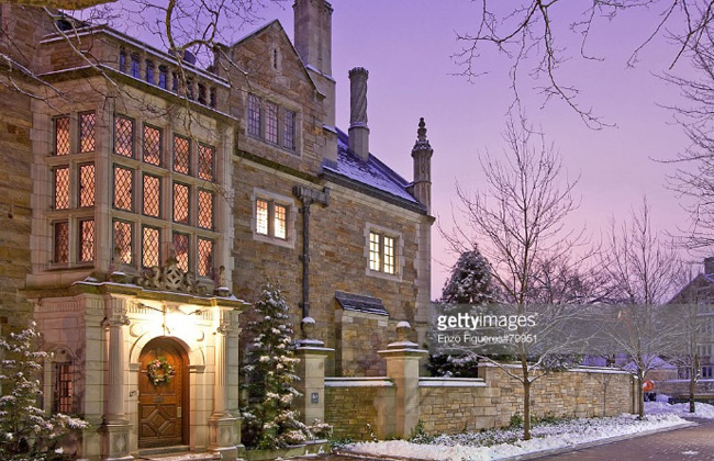 Yale nổi tiếng với những campus tuyệt đẹp theo kiến trúc Gothic.
