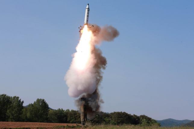 Triều Tiên tuyên bố sẵn sàng sản xuất tên lửa hàng loạt - 1