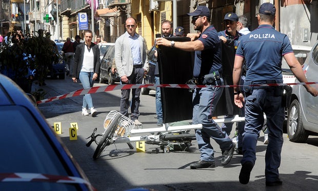 Trùm mafia khét tiếng của Ý bị bắn chết khi đang đạp xe - 1