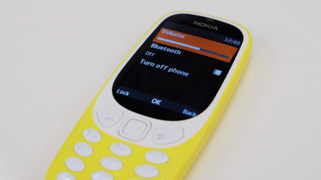 Nokia 3310 đời 2017 có camera chính 2MP, hỗ trợ đèn flash LED, Bluetooth 3.0.