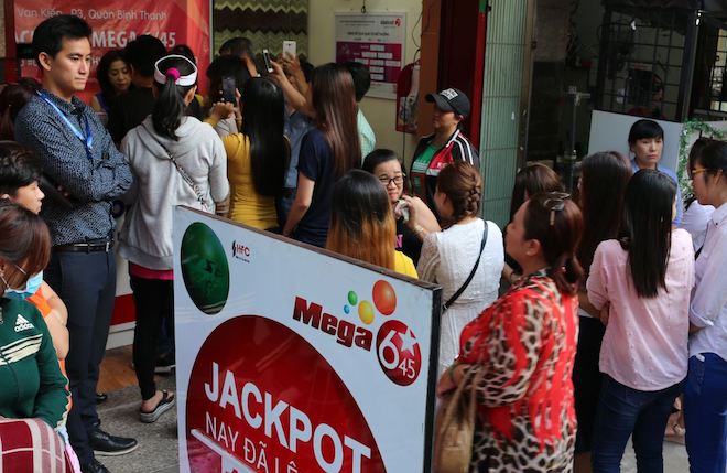 Người chơi hùn tiền mua vé “đón” jackpot trên 100 tỉ, Vietlott nói gì? - 1