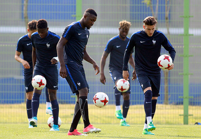 Muốn thắng U20 Việt Nam, “đàn em” của Zidane tập...tâng bóng - 7