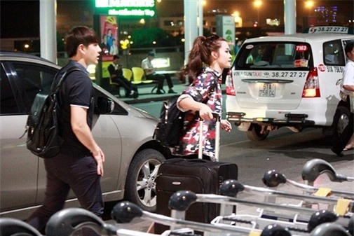 Cường đô la, Trường Giang đối xử với "nửa kia" ở sân bay thế nào - 10