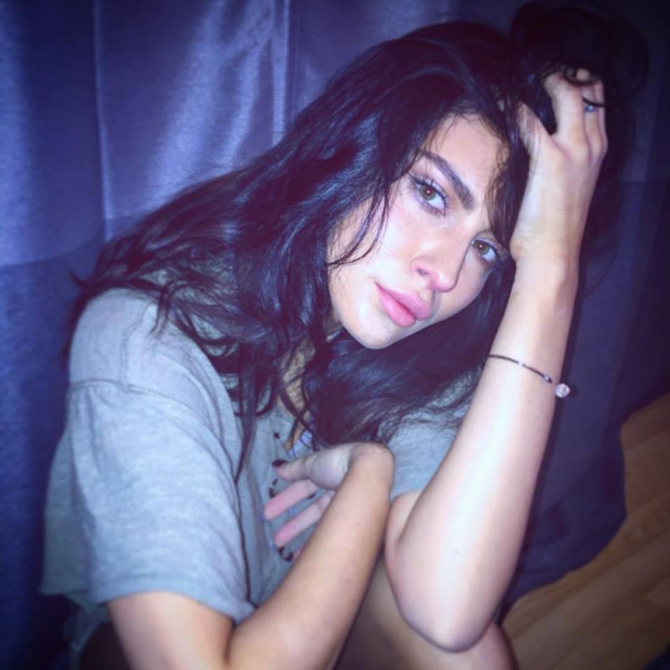 Vẻ gợi cảm của mỹ nữ tình 1 đêm với sao "Chúa tể chiếc nhẫn" - 10