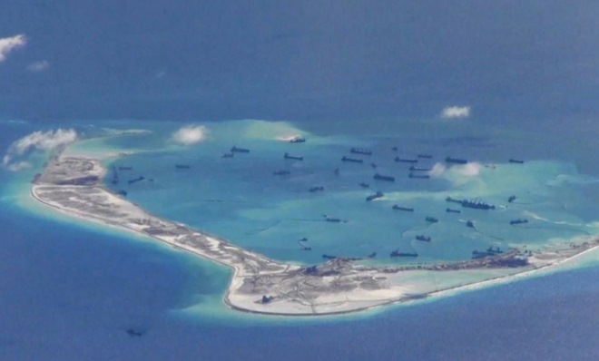 Tàu chiến Mỹ đến gần đảo TQ xây trái phép ở Biển Đông - 1