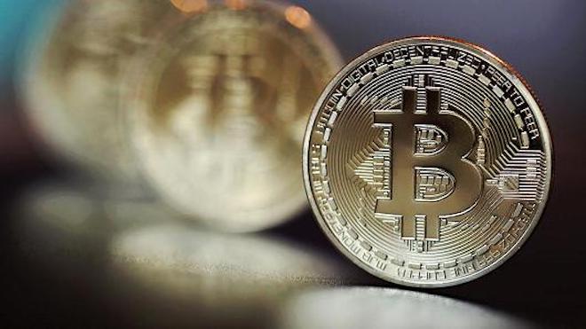 Tiền ảo bitcoin cán mốc 2.700 USD, dự báo sẽ đạt 6.000 USD - 1