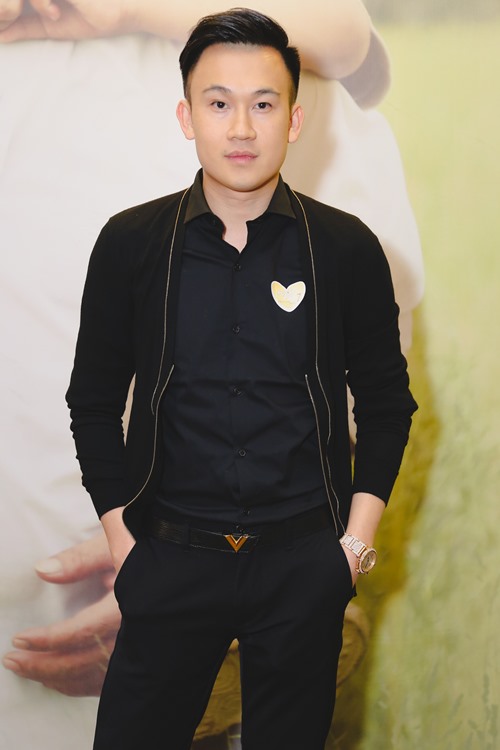 Vân Ngô đấu giá tượng Phật vàng, quyên được 8 tỷ cho trẻ em nghèo - 12