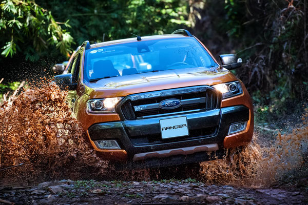 Ford Ranger ở Việt Nam thêm bản mới giá 866 triệu đồng - 3