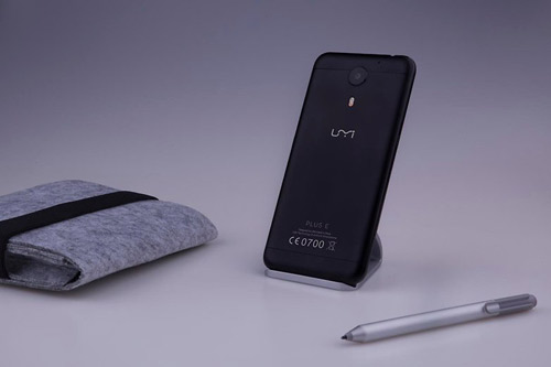 Điện thoại Plus E Ram 6GB &#34;gây sốt&#34; thị trường công nghệ - 1